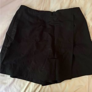 Uniqlo Black Skort